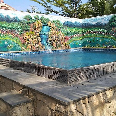 Villa Malang Puncak Buring Экстерьер фото