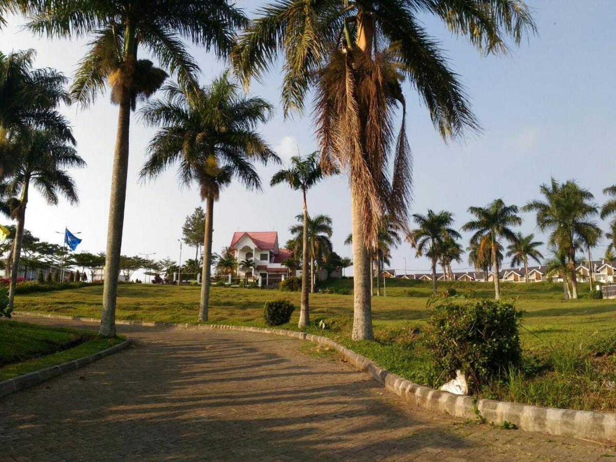 Villa Malang Puncak Buring Экстерьер фото