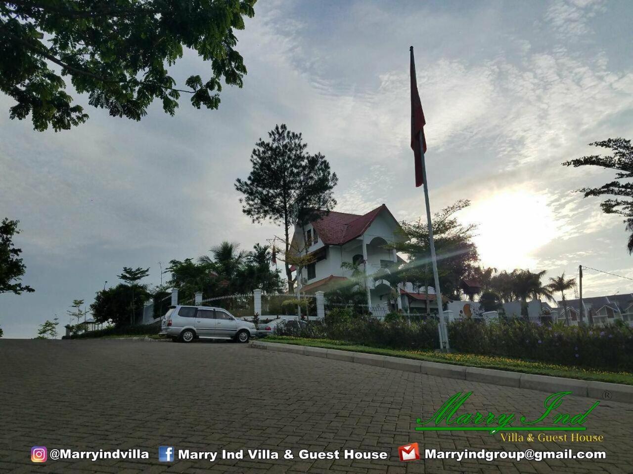 Villa Malang Puncak Buring Экстерьер фото