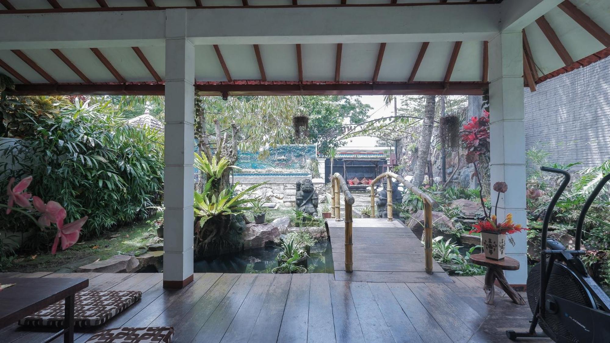 Villa Malang Puncak Buring Экстерьер фото